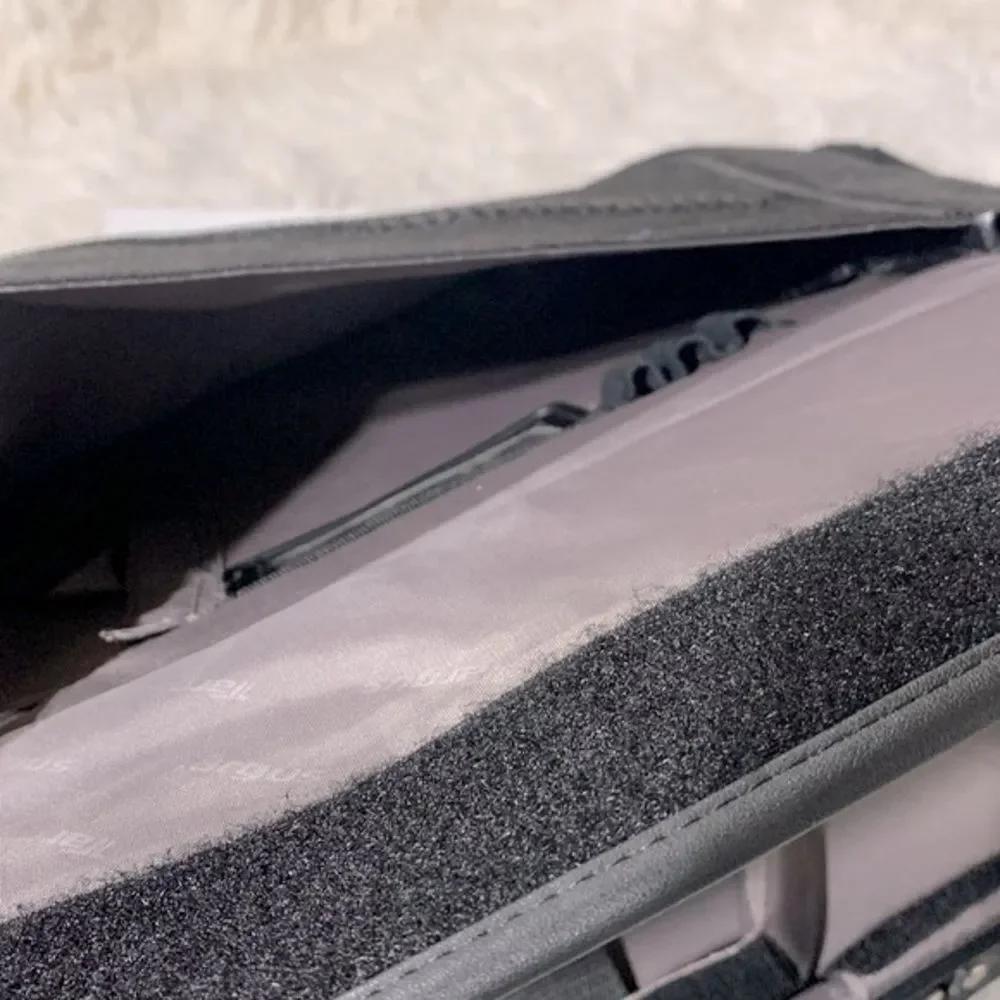 🟢3 for $20 TARGUS computer case w compartments zip closure top handle adj strap